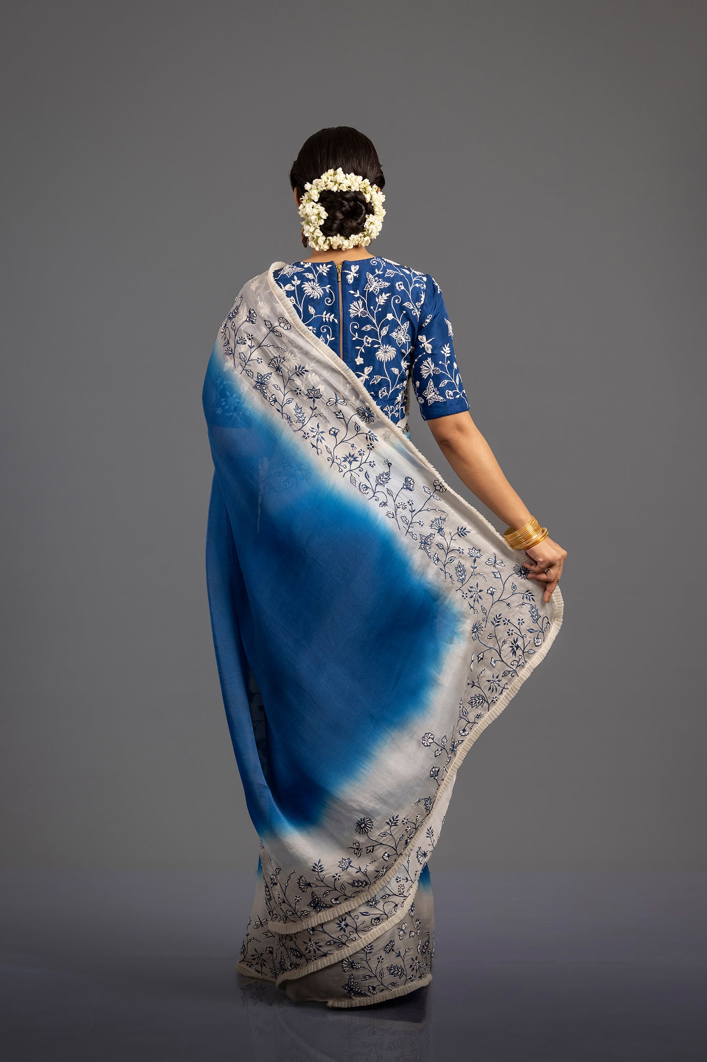 Avya