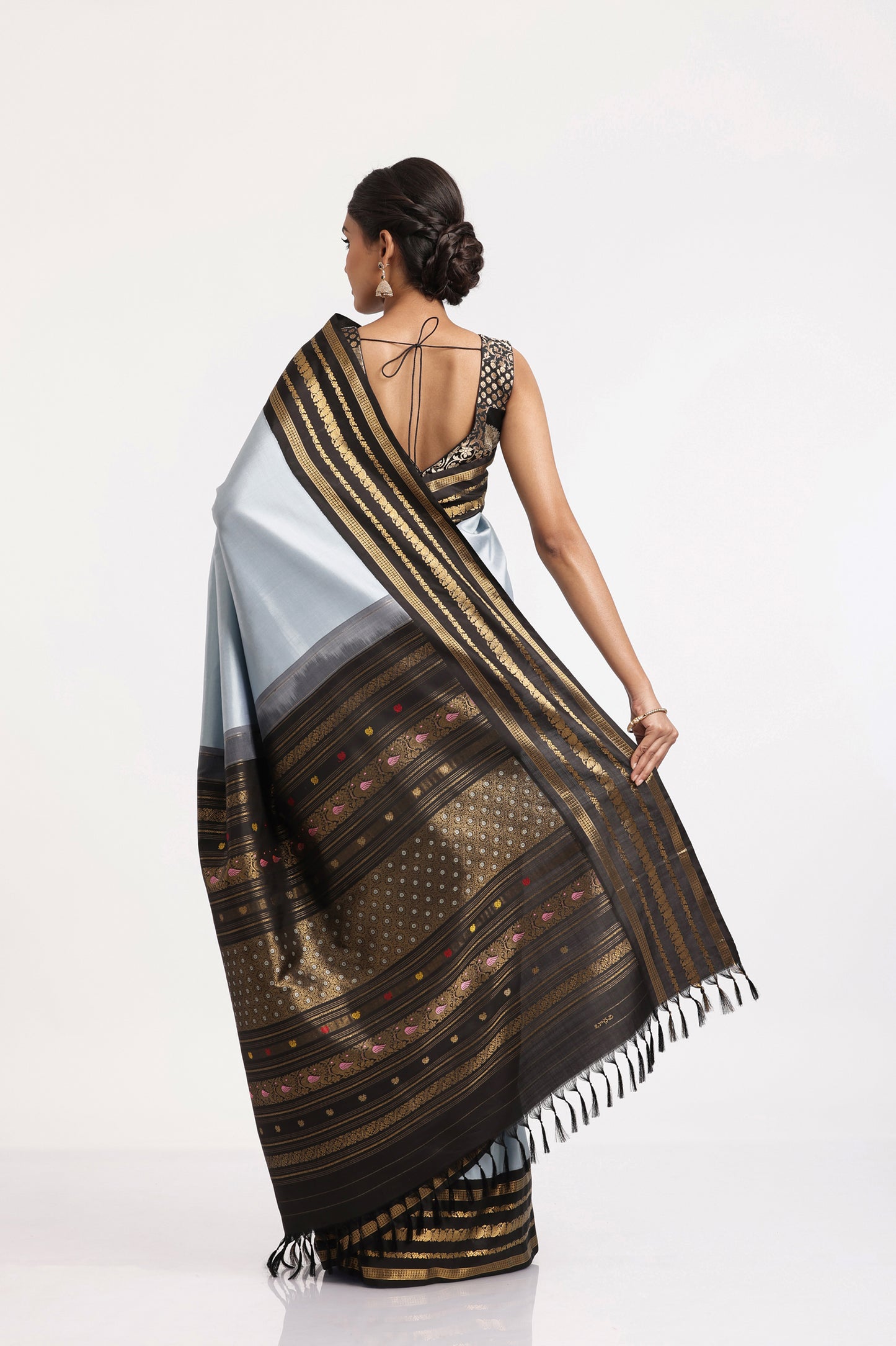 Avya