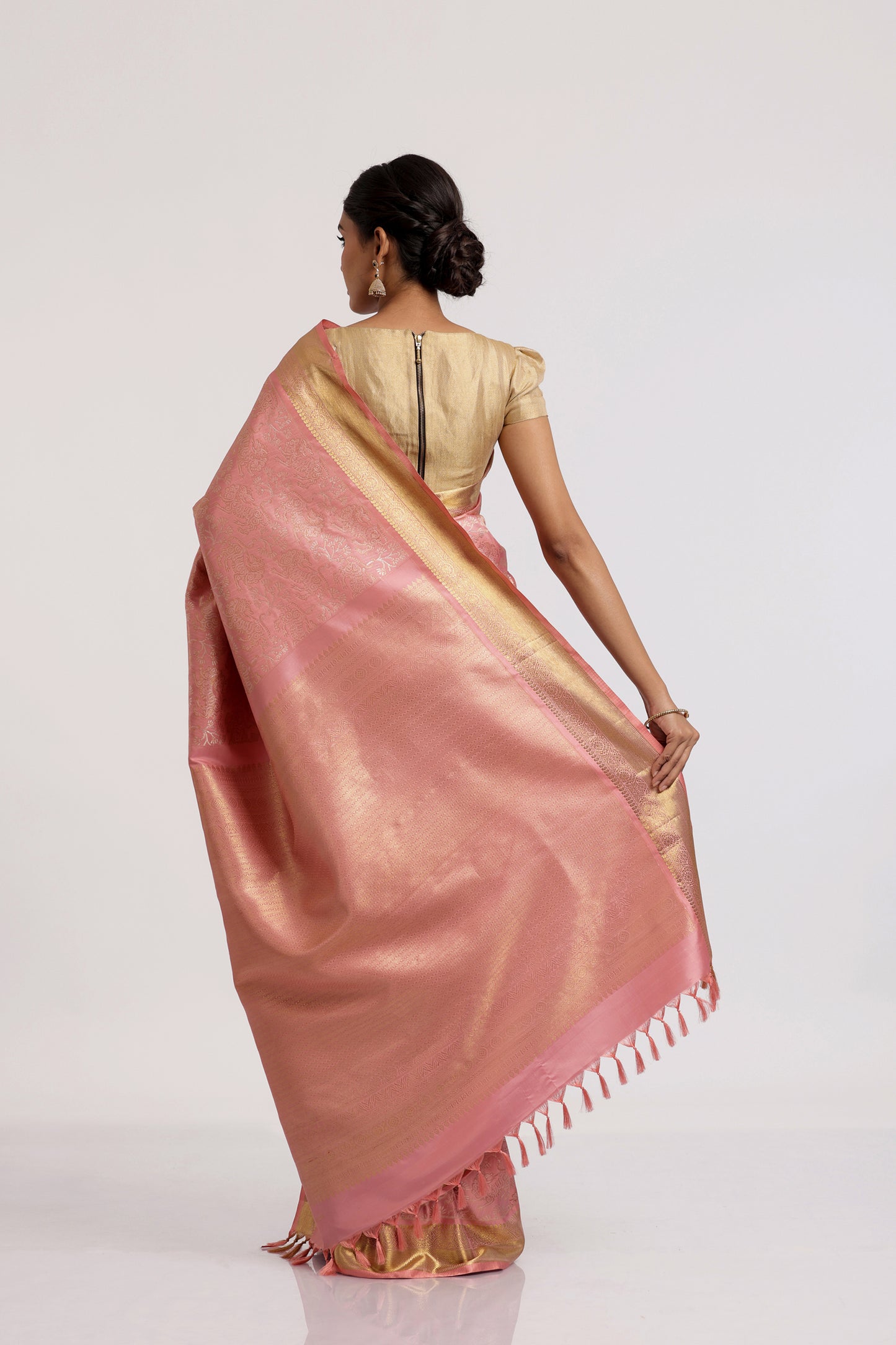 Aarvi